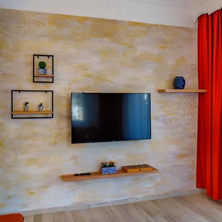 Apartament Number 10 *