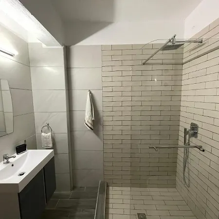 Apartament Number 10