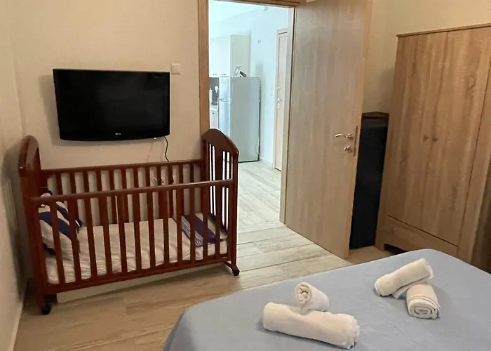 Number 10 Néa Péramos